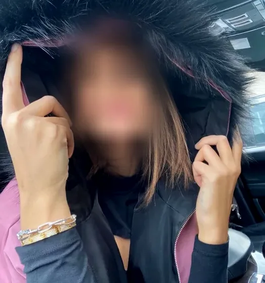 Esra, 28
