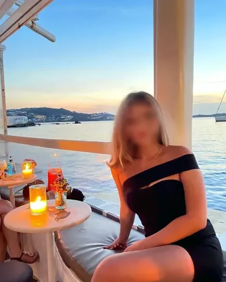 Jacqueline, 28