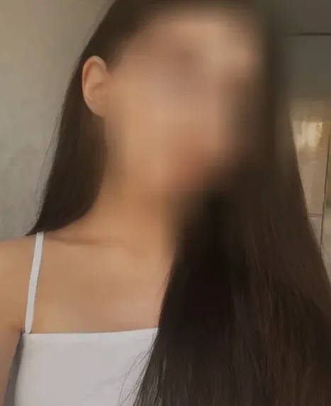 Leonie, 23