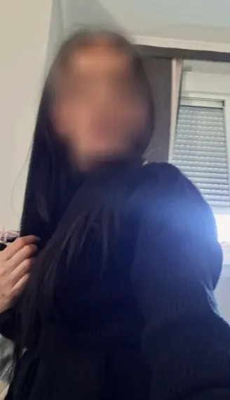 Sandra, 39